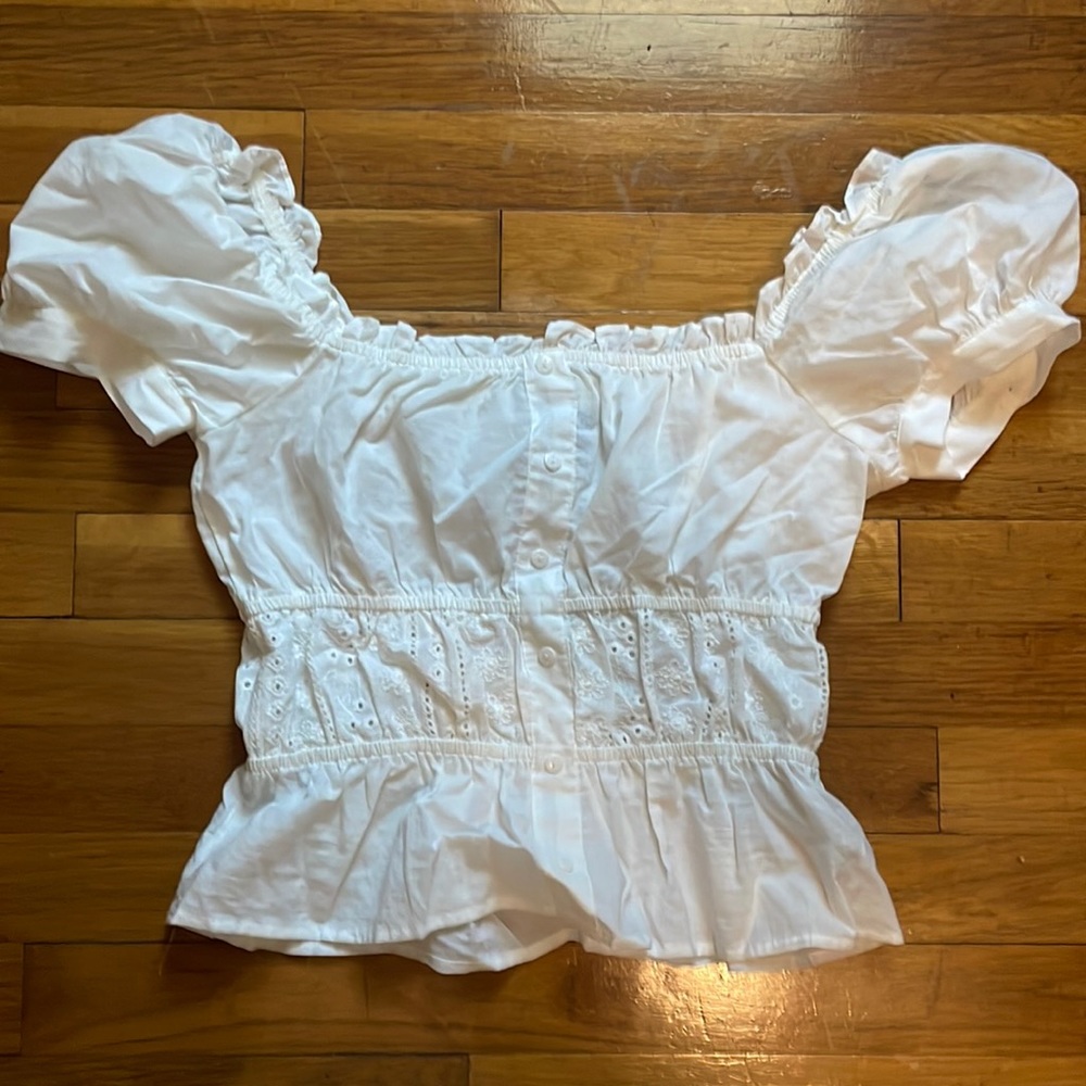 White forever 21 short sleeve top. Never worn